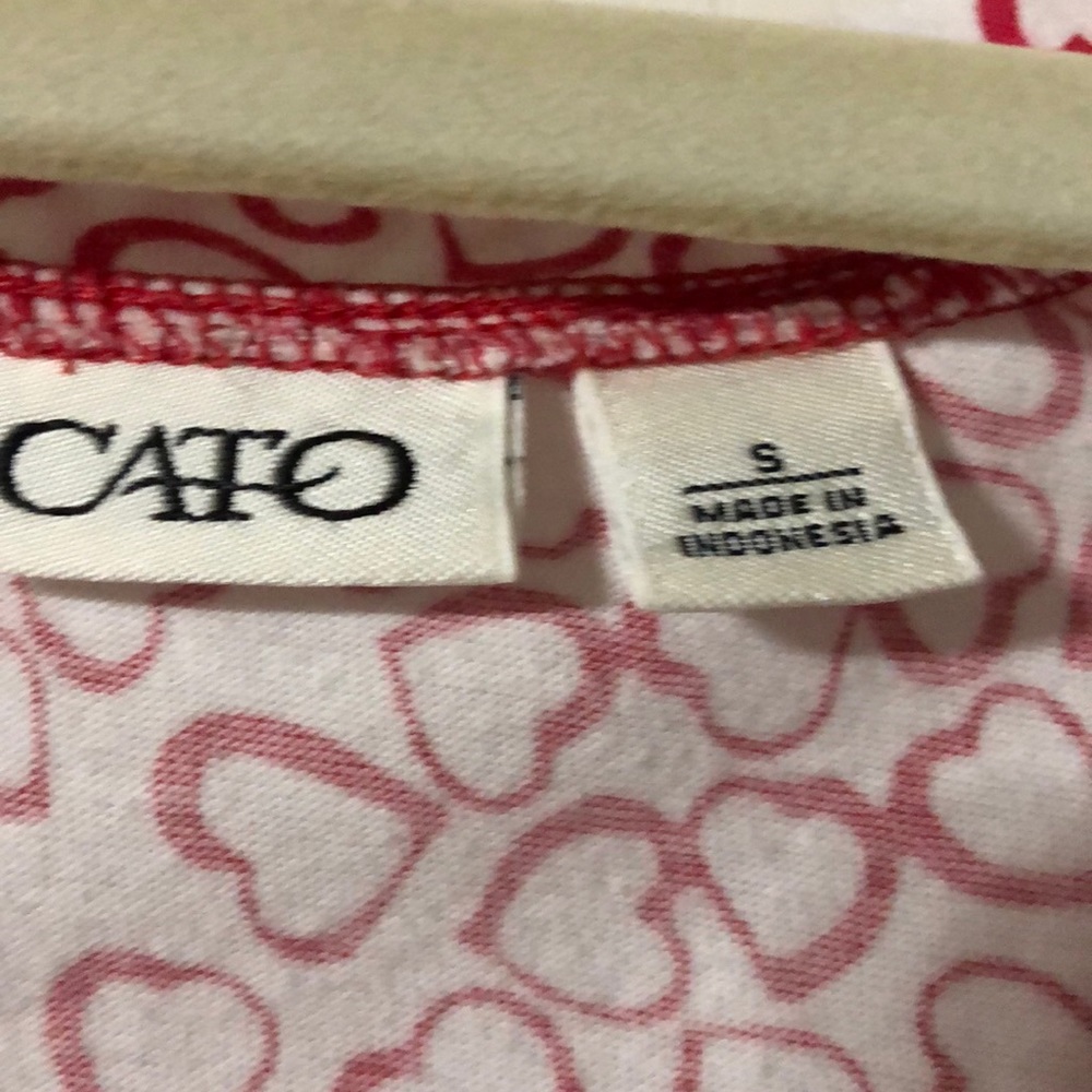 SZ S  CatoTOP WHITE W/RED HEARTS - Picture 2 of 5